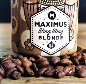 Maximus Bling Bling Blonde blikje met koffiebonen ervoor